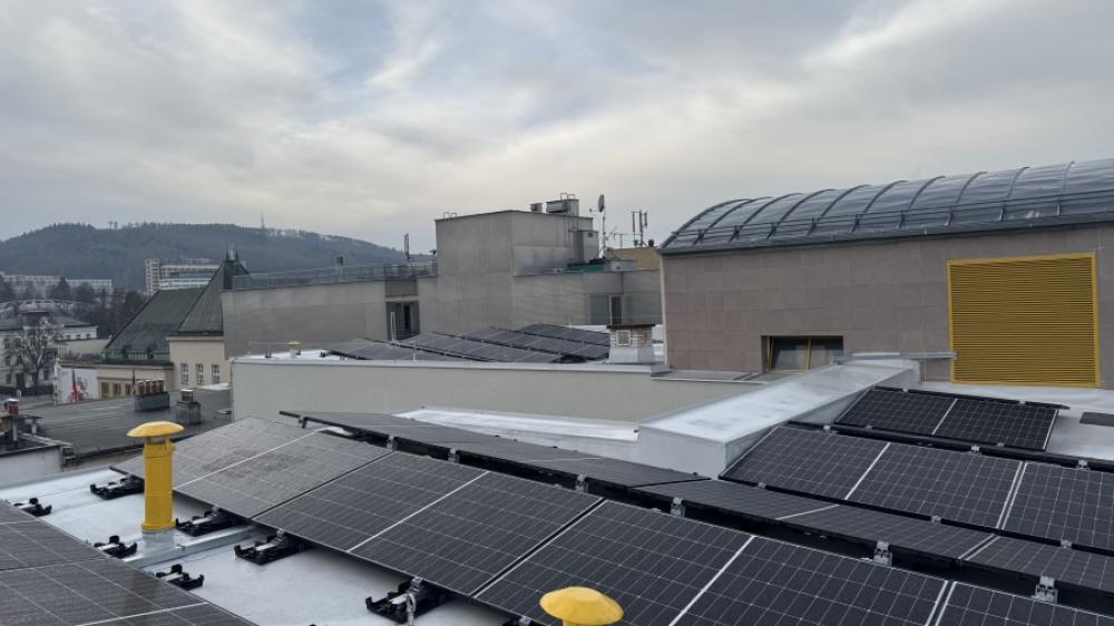 FVE na střeše budovy magistrátu města na ul. Zarámí